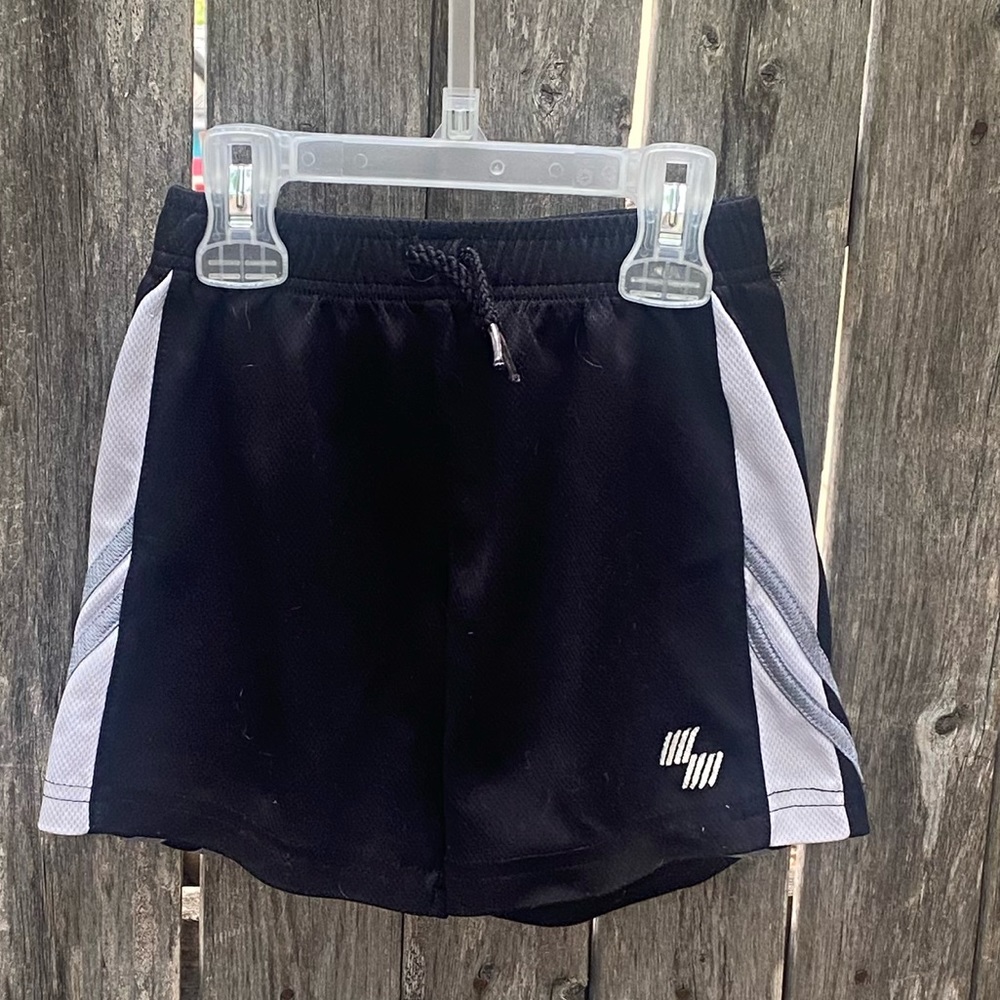 Children’s place sport shorts size 3t